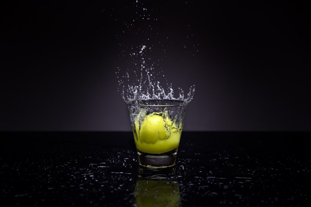 water, splash, lemon-747618.jpg